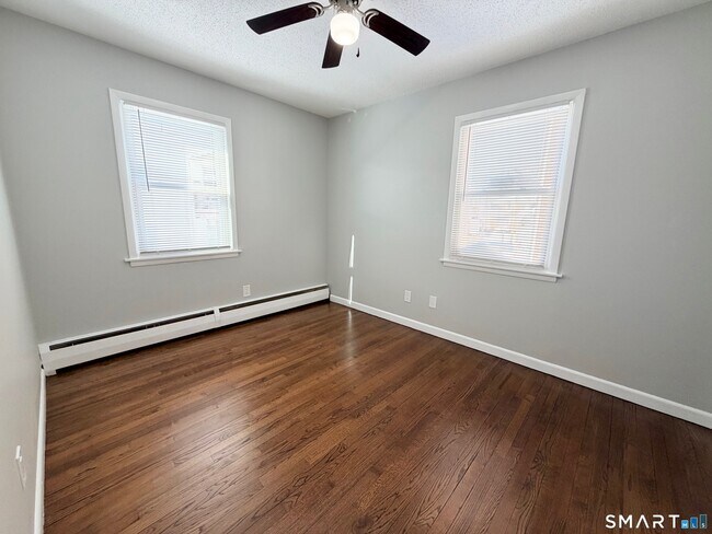 Building Photo - 161 W Spring St