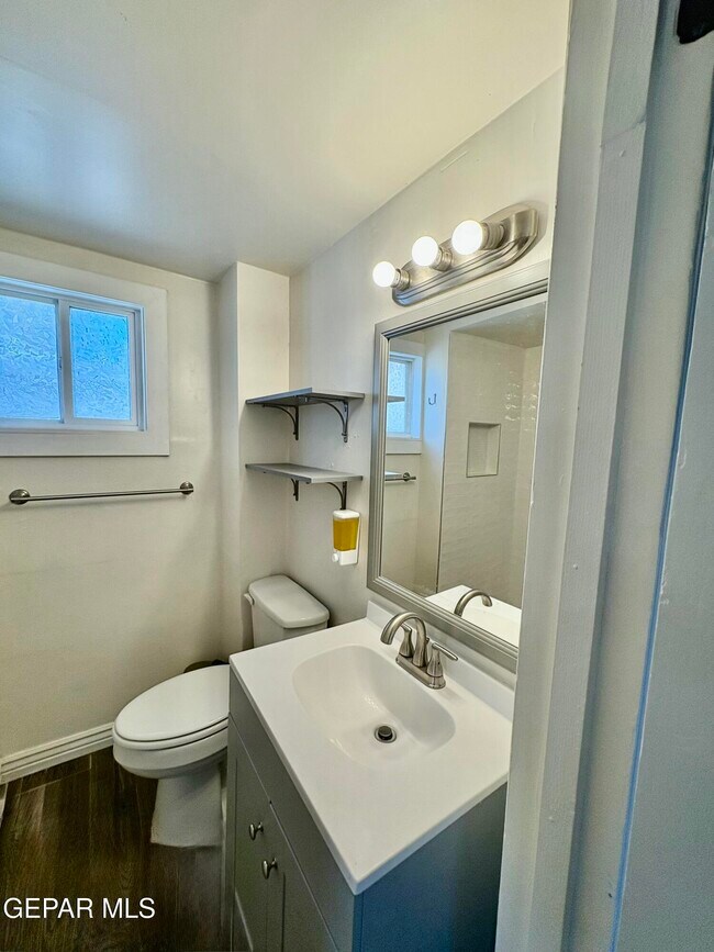 Building Photo - 502 Cincinnati Ave