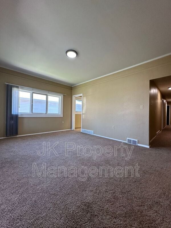 Building Photo - 2510 2nd Ave N