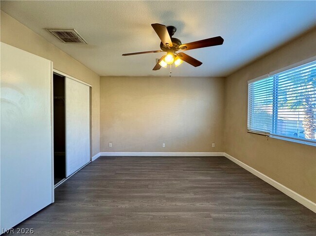 Building Photo - 9964 Canyon Peak Dr