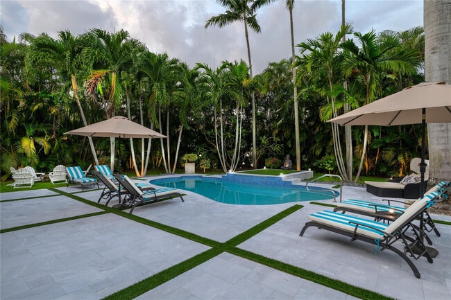 Building Photo - 3615 Sherwood Blvd