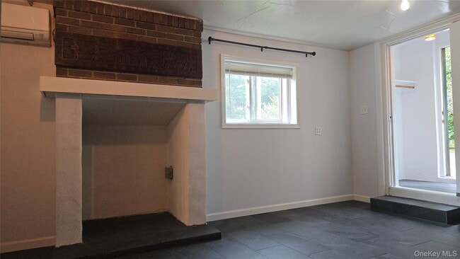 Building Photo - 252 Rockland Lake Rd