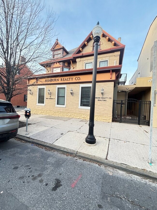 Primary Photo - 316 W Broad St