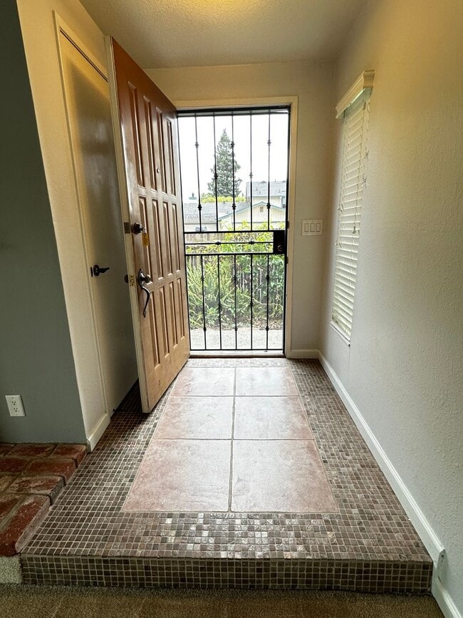Building Photo - Single Story townhome, water/sewer paid by...