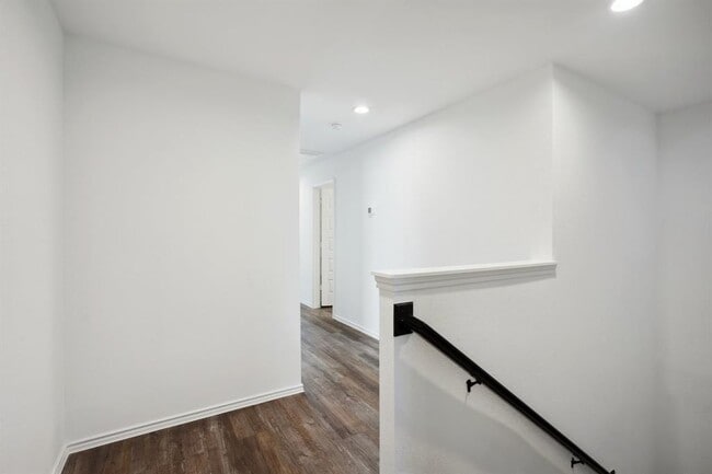 Building Photo - 3603 Beau Rivage Dr