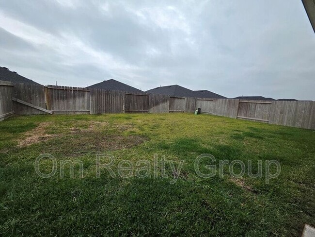 Building Photo - 1131 Hughes Crossing Dr