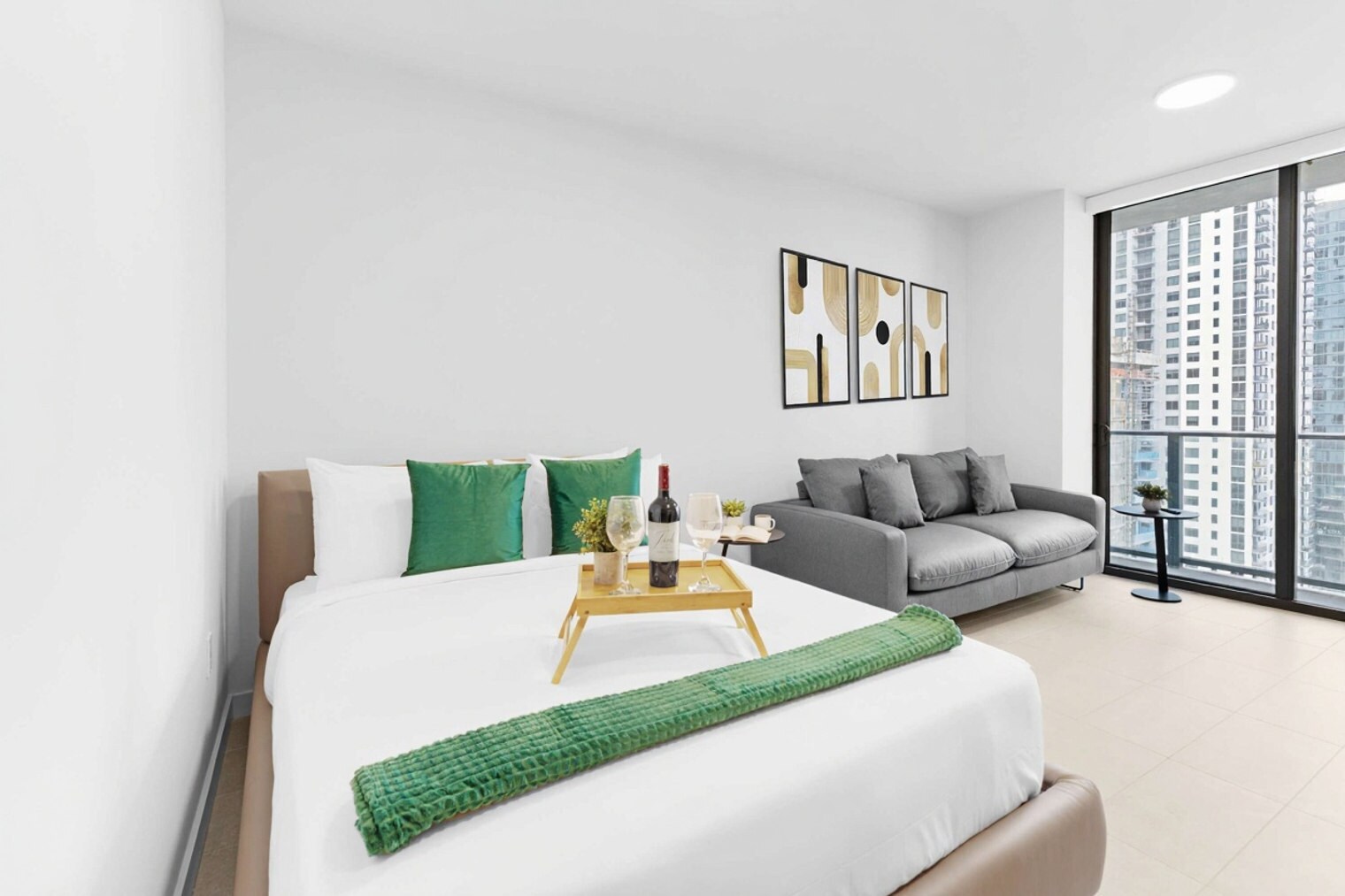 Building Photo - 501 NE 1st Ave