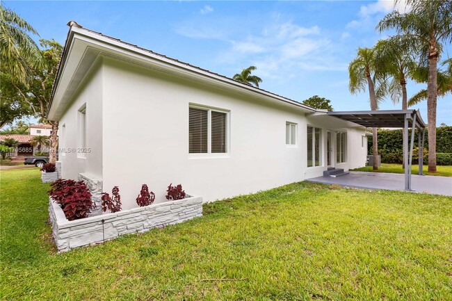 Building Photo - 439 Bargello Ave