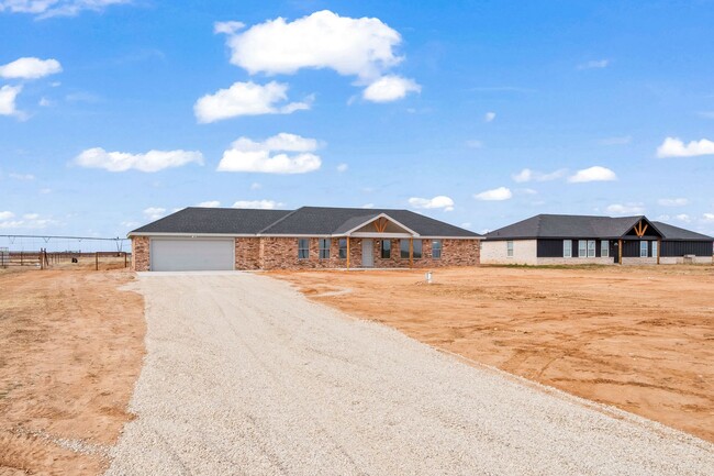 Building Photo - New Construction Home In Idalou ISD!