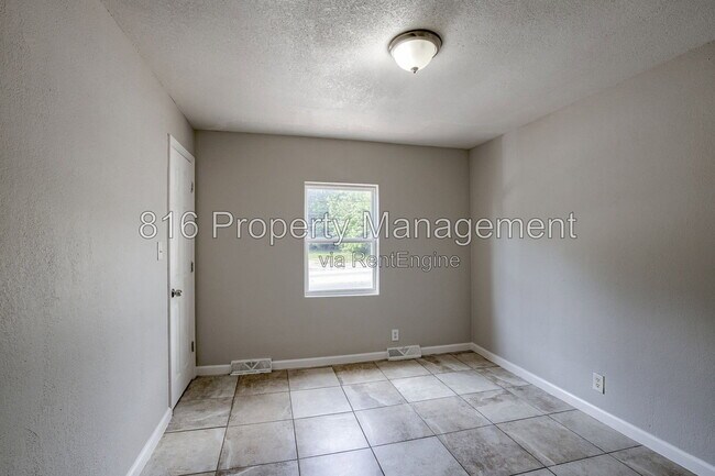 Building Photo - 8718 E Winner Rd