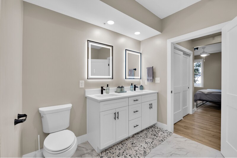 Building Photo - 6011 Madison Rd