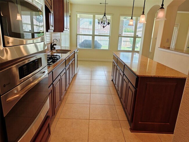 Building Photo - 5551 Twin Rivers Ln