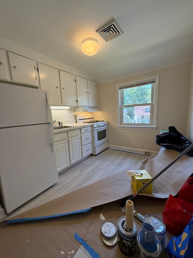 Building Photo - 212 Manheim Ave