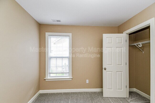 Building Photo - 225 Braxman Ln
