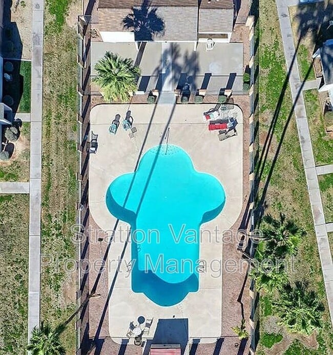 Building Photo - 6526 S McAllister Ave