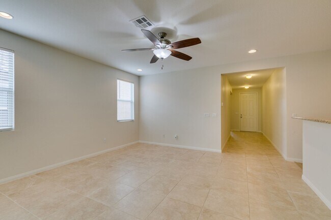 Building Photo - 3- Bedroom, 2- Bathroom home in Mountain's...