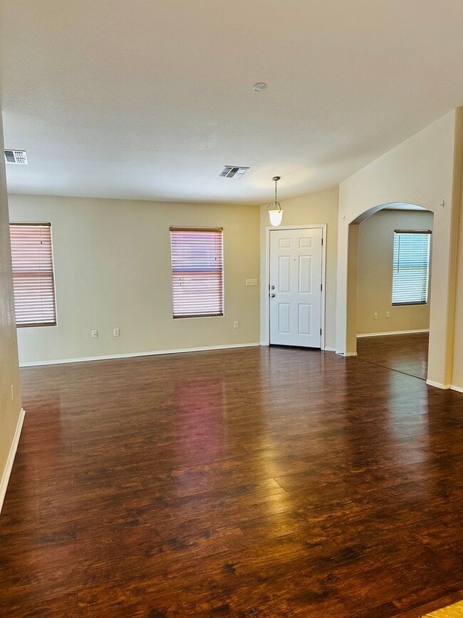 Building Photo - RANCHO DEL LAGO - 3 Bedroom 2 Bath - Price...