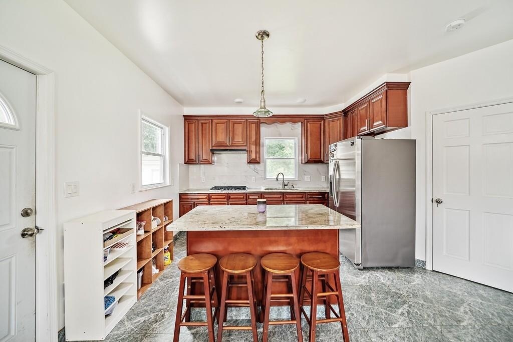 Building Photo - 72 Standish Ave