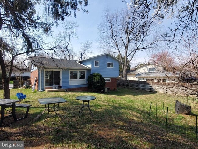 Building Photo - 702 W Edmonston Dr