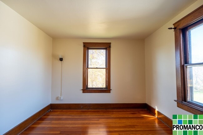 Building Photo - Southern Style Charming 3-Bedroom Farmhouse