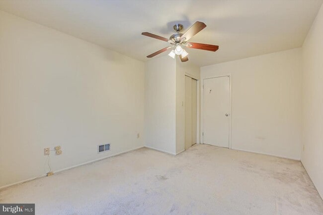 Building Photo - 112 Appletree Ct