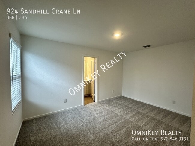 Building Photo - 924 Sandhill Crane Ln