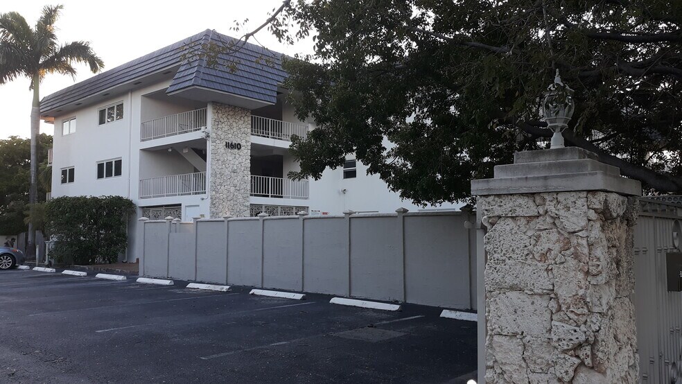 Building Photo - 11610 N Bayshore Dr