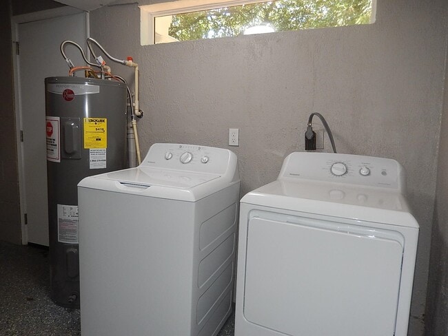 Building Photo - 1529 Elberta Dr