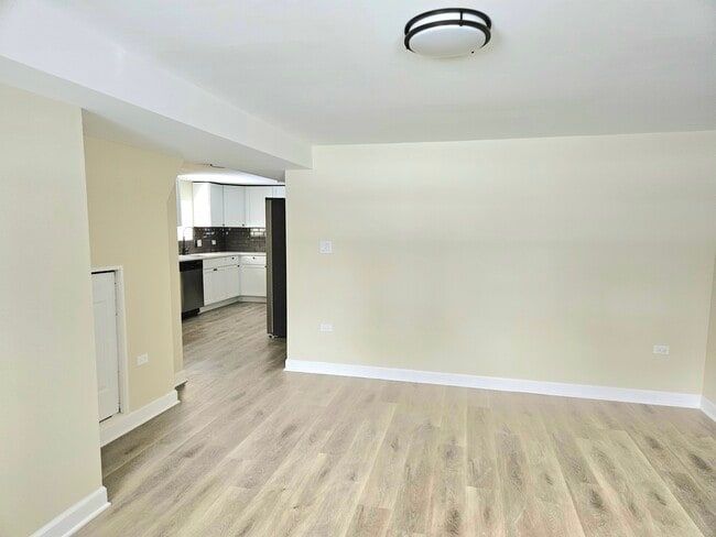 Building Photo - 1922 Elmwood Ave