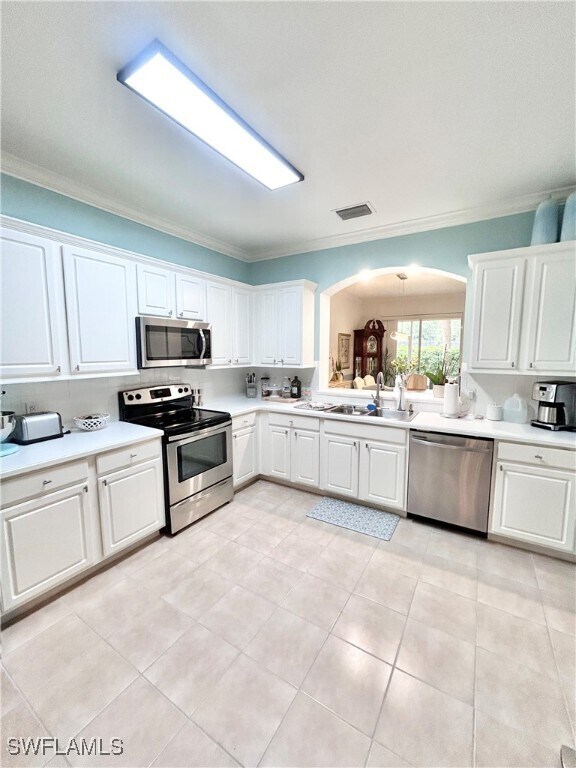 Building Photo - 9813 Foxhall Way