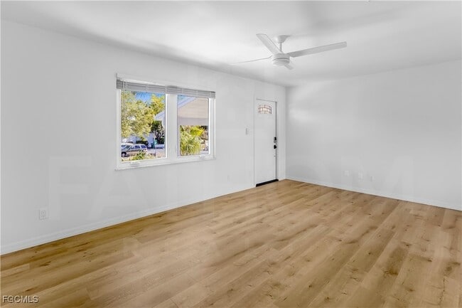 Building Photo - 10697 Holly Rd