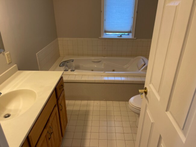 Building Photo - 17321 Amber Dr