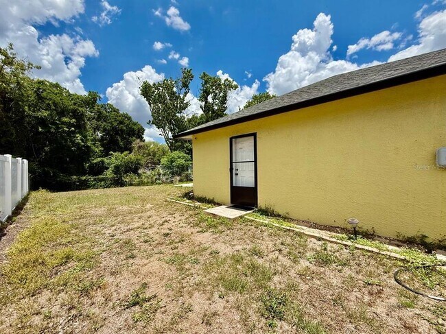 Building Photo - 6807 Kingston Dr
