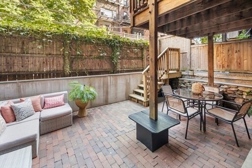 Primary Photo - 135 Pembroke St