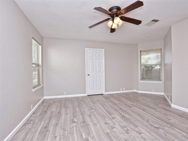 Building Photo - 2300 Amy Lynn Ln