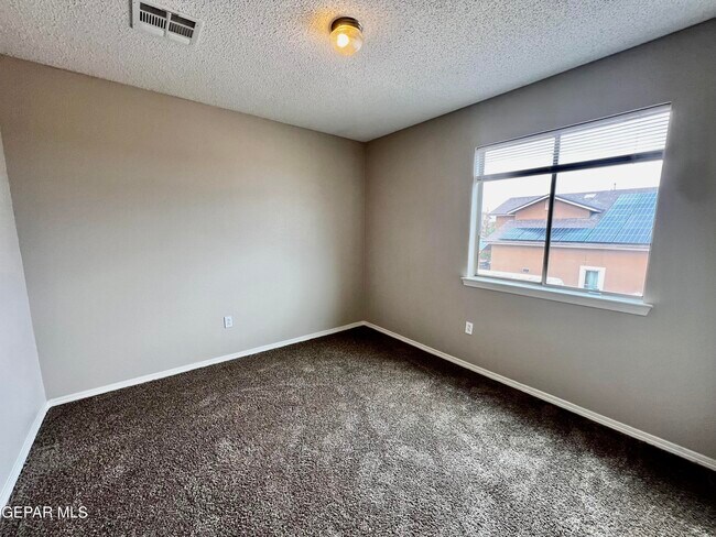 Building Photo - 14160 Lasso Rock Dr