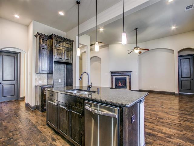 Building Photo - 6201 Savannah Oak Trail