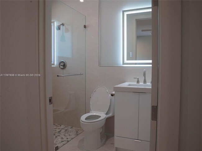 Building Photo - 8410 SW 65th Ave