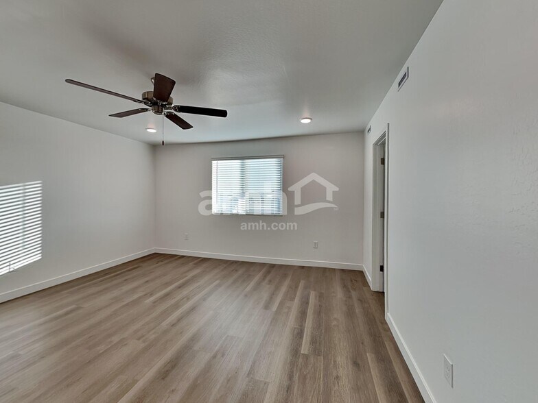 Building Photo - 6971 N 125th Dr