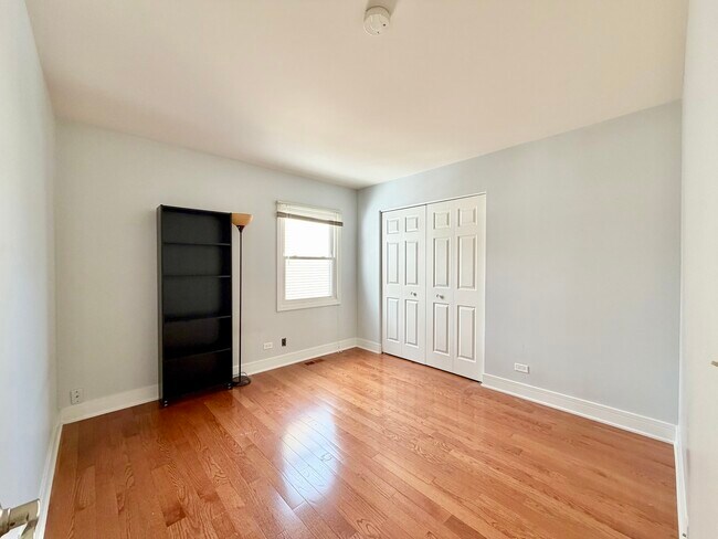 Building Photo - 213 Vintage Ln