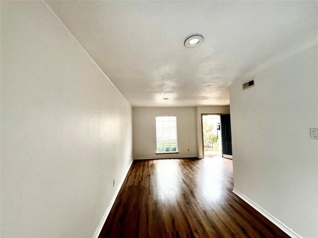 Building Photo - 3008 Brockbank Ct