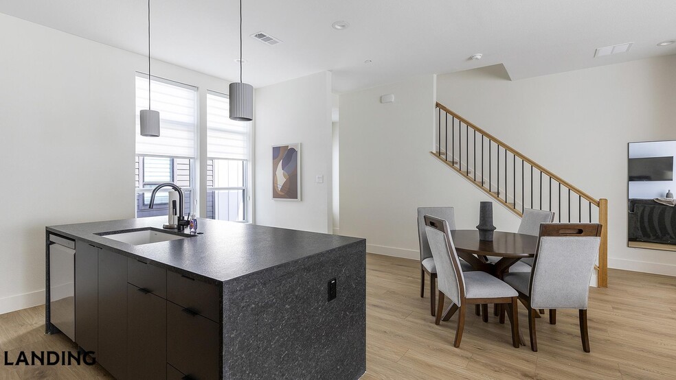 Building Photo - 2206 Arroyo Ave