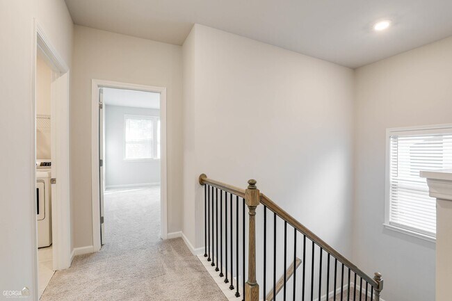 Building Photo - 724 Lanarck Wy