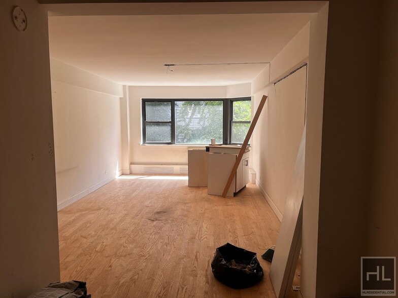 Primary Photo - EAST 69 STREET