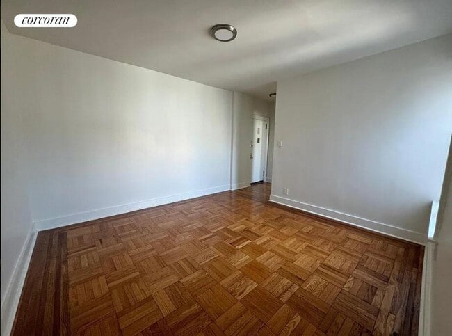 Building Photo - 601 Crown St