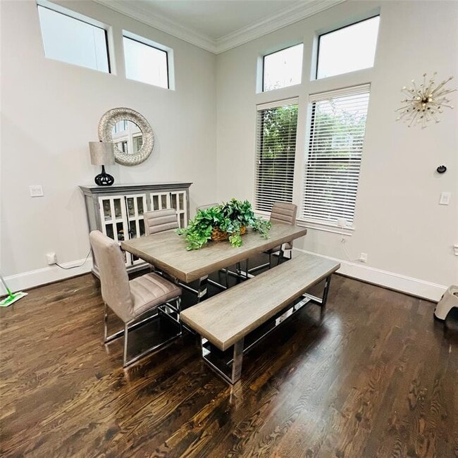 Building Photo - 9944 Woodwind Lane North