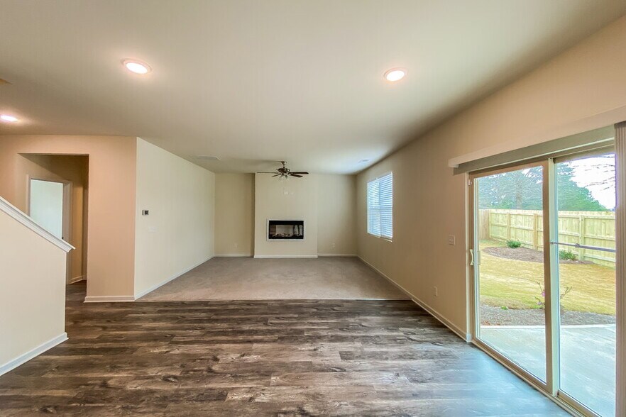 Building Photo - 367 Hamilton Pointe Dr