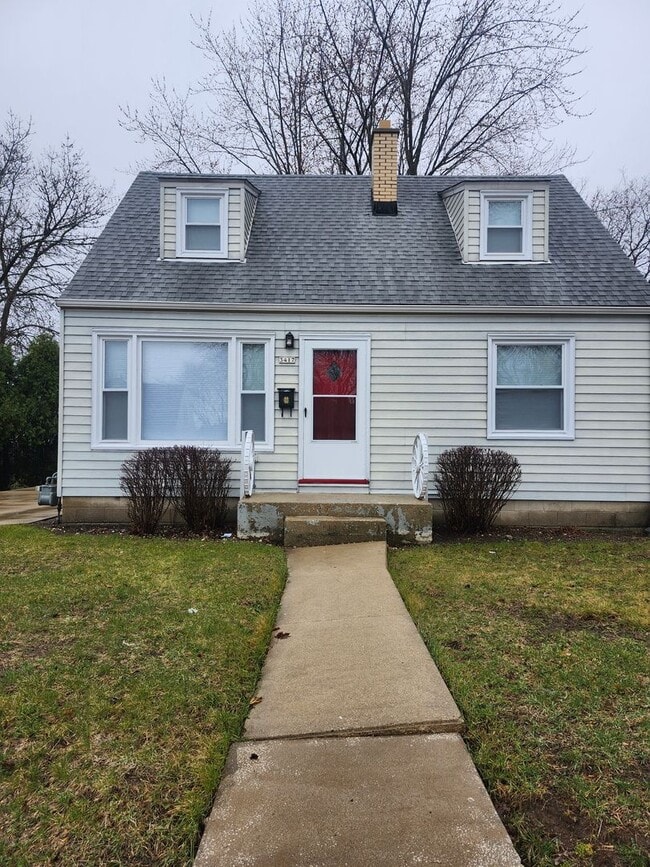 Building Photo - Single family home in great neighborhood!