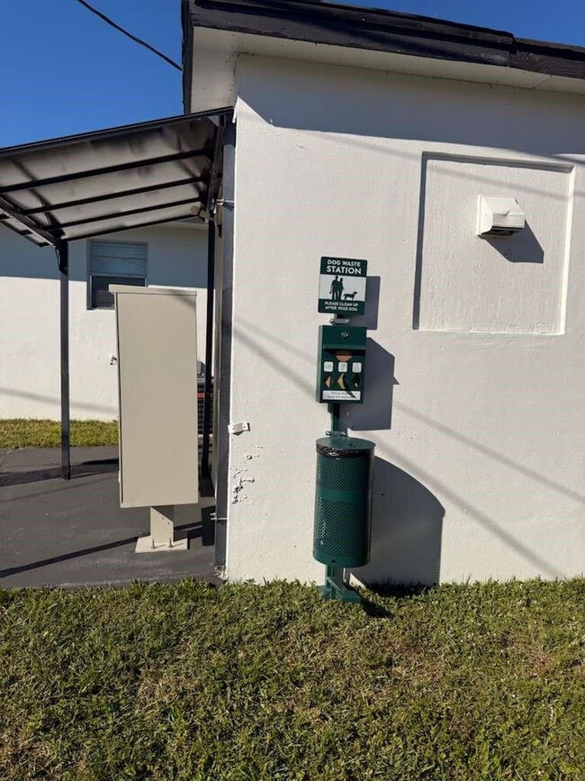 Building Photo - 1875 40th Ave