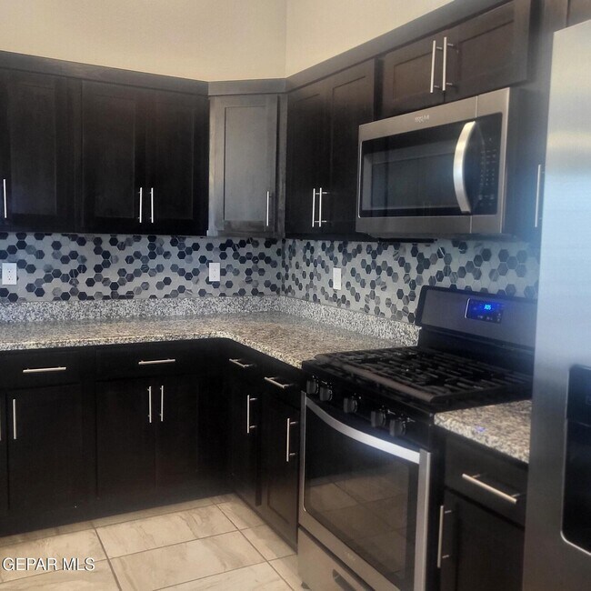 Building Photo - 14901 Tierra Isaiah Ave